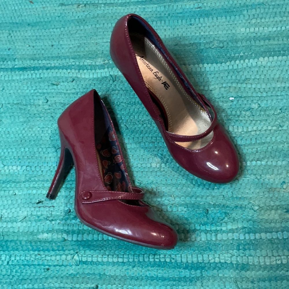 DONATING 6.21.24 - American Eagle 6 Maroon pumps w strap - Picture 3 of 16